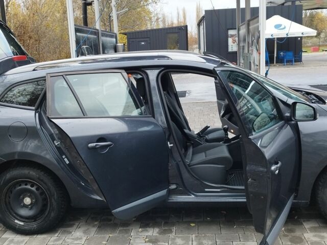 Сірий Рено Меган, об'ємом двигуна 1.5 л та пробігом 221 тис. км за 7200 $, фото 2 на Automoto.ua