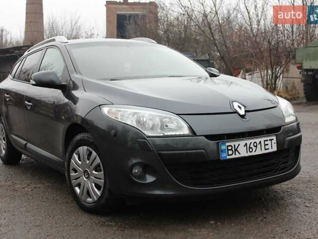 Серый Рено Меган, объемом двигателя 1.4 л и пробегом 250 тыс. км за 5450 $, фото 1 на Automoto.ua