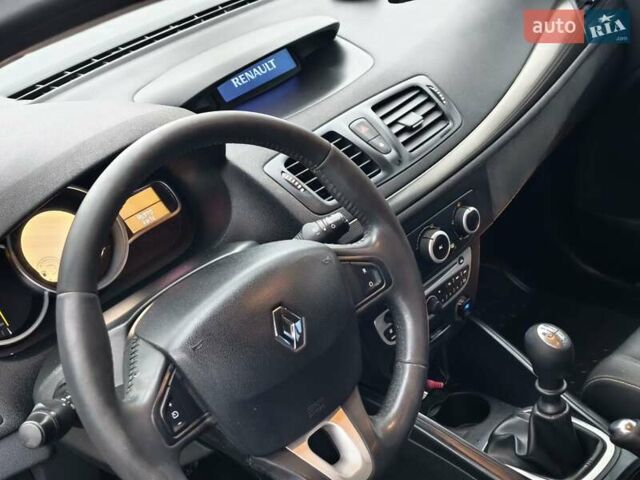 Серый Рено Меган, объемом двигателя 1.5 л и пробегом 249 тыс. км за 6750 $, фото 19 на Automoto.ua