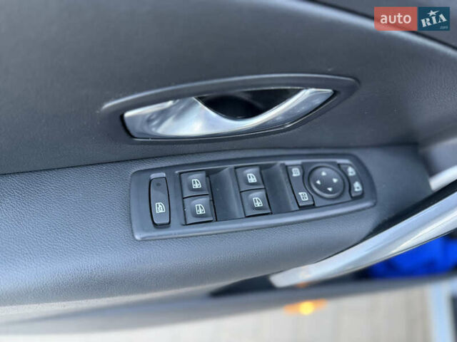 Сірий Рено Меган, об'ємом двигуна 1.5 л та пробігом 260 тис. км за 7550 $, фото 25 на Automoto.ua
