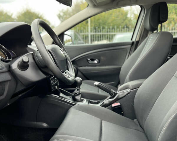 Серый Рено Меган, объемом двигателя 1.6 л и пробегом 150 тыс. км за 7500 $, фото 6 на Automoto.ua