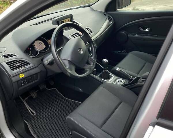Серый Рено Меган, объемом двигателя 1.46 л и пробегом 232 тыс. км за 7600 $, фото 8 на Automoto.ua