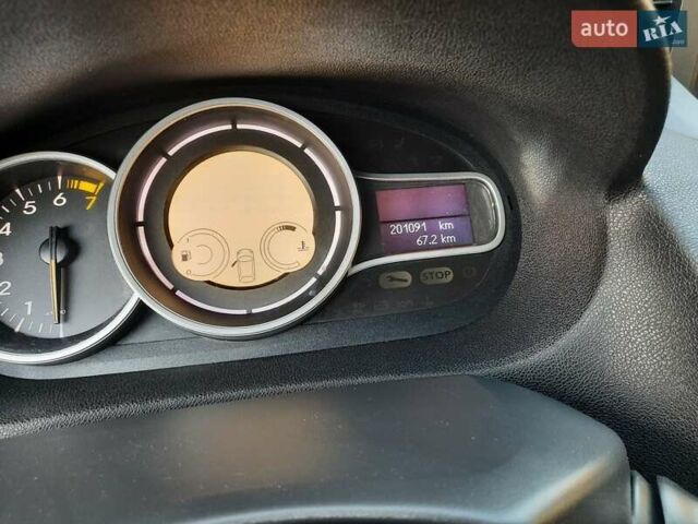 Серый Рено Меган, объемом двигателя 1.6 л и пробегом 201 тыс. км за 7700 $, фото 35 на Automoto.ua