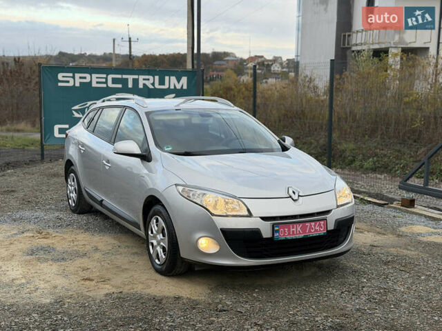 Серый Рено Меган, объемом двигателя 1.6 л и пробегом 177 тыс. км за 7250 $, фото 2 на Automoto.ua