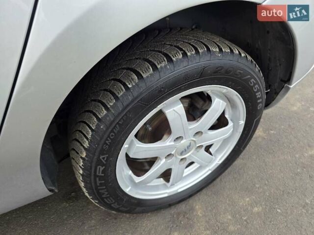 Серый Рено Меган, объемом двигателя 1.46 л и пробегом 172 тыс. км за 6999 $, фото 15 на Automoto.ua