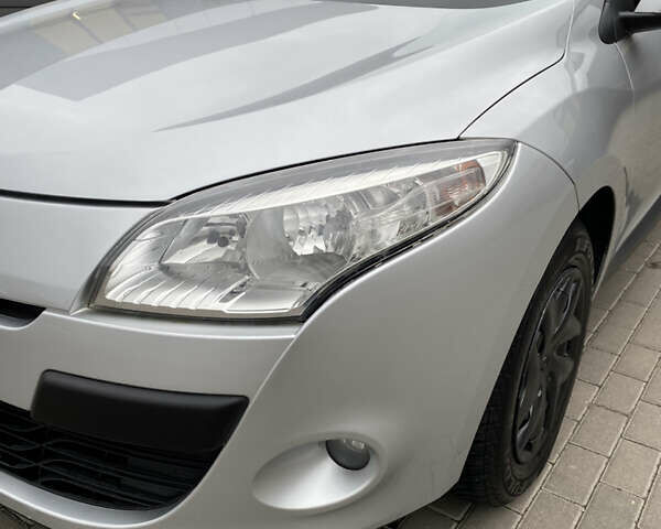 Сірий Рено Меган, об'ємом двигуна 1.5 л та пробігом 277 тис. км за 6999 $, фото 5 на Automoto.ua