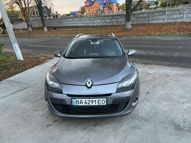 Серый Рено Меган, объемом двигателя 1.5 л и пробегом 200 тыс. км за 5650 $, фото 12 на Automoto.ua