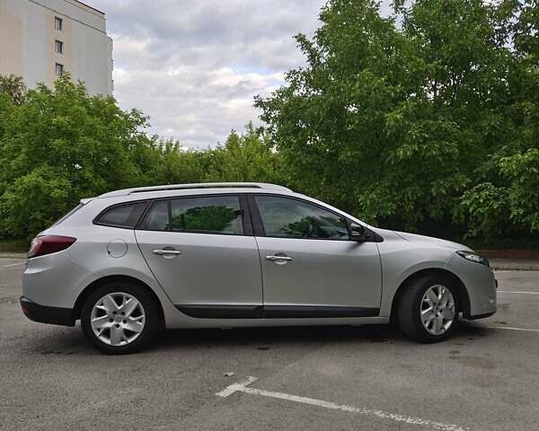 Серый Рено Меган, объемом двигателя 1.46 л и пробегом 250 тыс. км за 6900 $, фото 5 на Automoto.ua