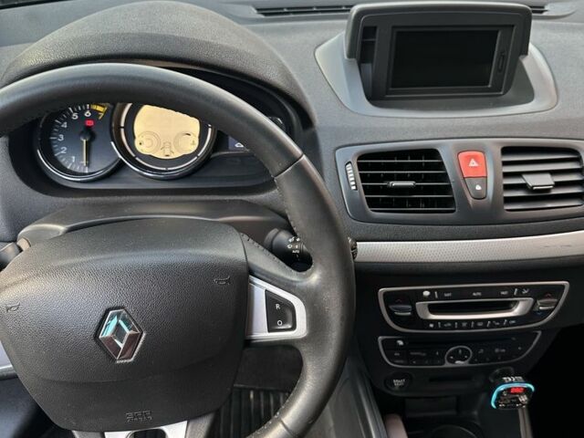 Сірий Рено Меган, об'ємом двигуна 1.4 л та пробігом 266 тис. км за 5500 $, фото 7 на Automoto.ua