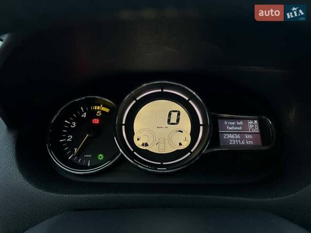 Серый Рено Меган, объемом двигателя 1.5 л и пробегом 234 тыс. км за 7500 $, фото 15 на Automoto.ua