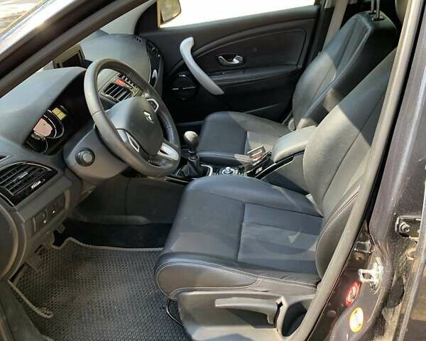 Серый Рено Меган, объемом двигателя 1.4 л и пробегом 234 тыс. км за 7200 $, фото 7 на Automoto.ua