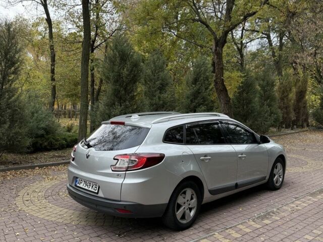 Рено Меган 2011 в Запорожье на Automoto.ua Серый Рено Меган, объемом двигателя 1.5 л и пробегом 251 тыс. км за 6400 $, фото 1 на Automoto.ua