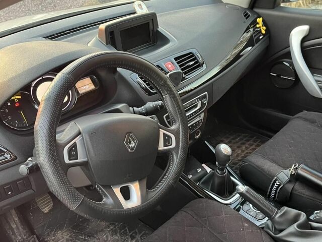 Серый Рено Меган, объемом двигателя 1.9 л и пробегом 280 тыс. км за 8000 $, фото 7 на Automoto.ua