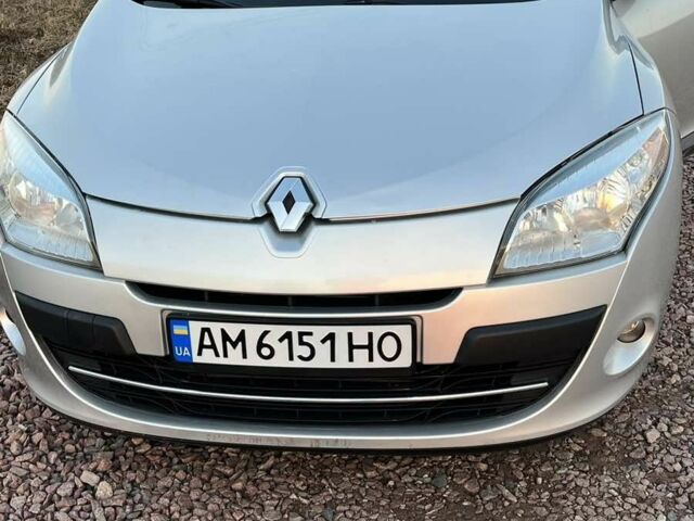 Серый Рено Меган, объемом двигателя 1.9 л и пробегом 280 тыс. км за 8000 $, фото 2 на Automoto.ua