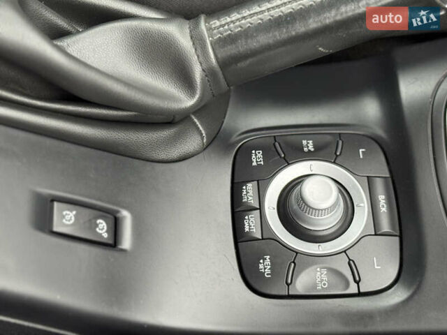 Сірий Рено Меган, об'ємом двигуна 1.46 л та пробігом 270 тис. км за 7800 $, фото 29 на Automoto.ua