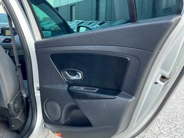 Серый Рено Меган, объемом двигателя 1.9 л и пробегом 265 тыс. км за 5440 $, фото 18 на Automoto.ua