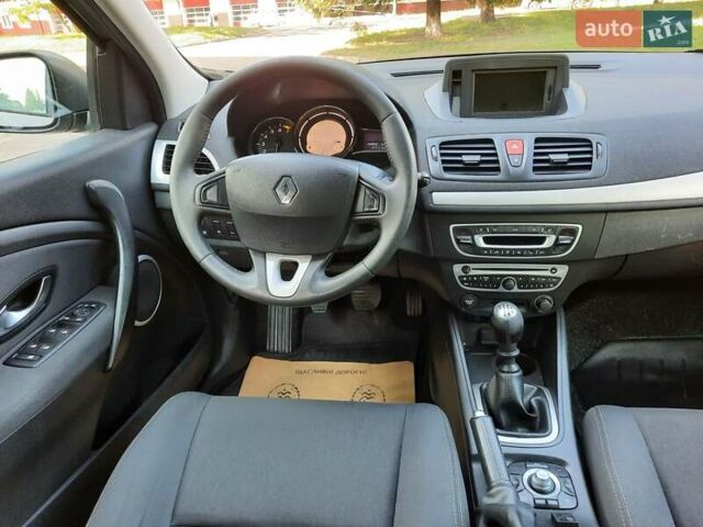 Серый Рено Меган, объемом двигателя 1.6 л и пробегом 194 тыс. км за 8100 $, фото 66 на Automoto.ua