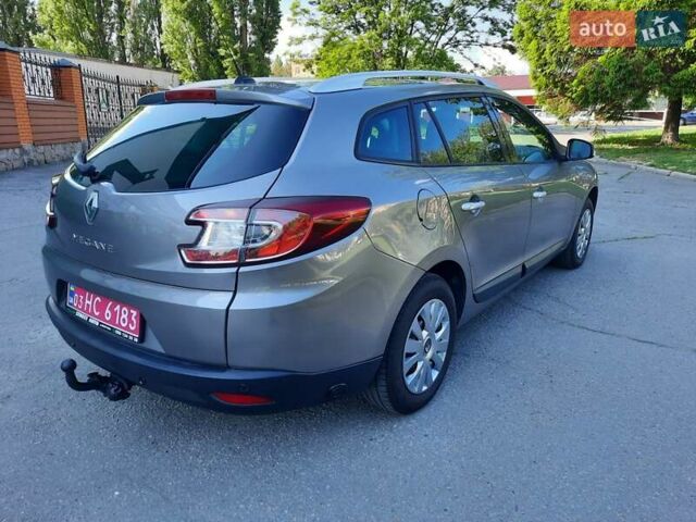 Серый Рено Меган, объемом двигателя 1.6 л и пробегом 194 тыс. км за 8100 $, фото 14 на Automoto.ua