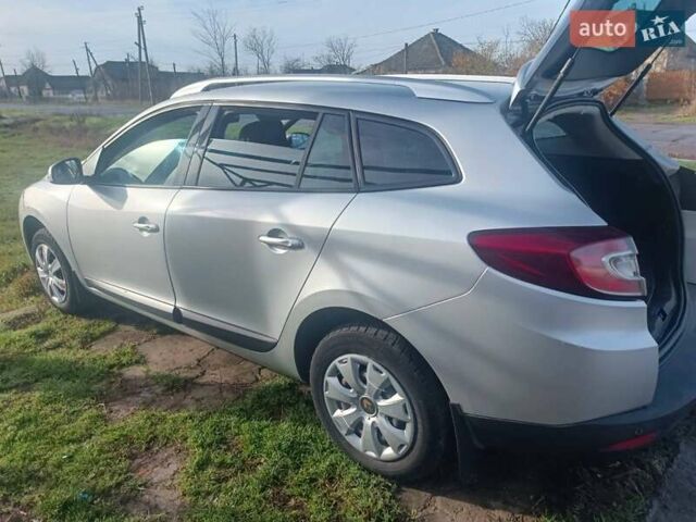 Серый Рено Меган, объемом двигателя 1.46 л и пробегом 227 тыс. км за 7200 $, фото 3 на Automoto.ua