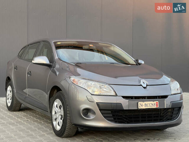 Серый Рено Меган, объемом двигателя 1.6 л и пробегом 107 тыс. км за 7800 $, фото 3 на Automoto.ua