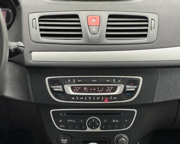 Сірий Рено Меган, об'ємом двигуна 1.46 л та пробігом 270 тис. км за 7800 $, фото 26 на Automoto.ua