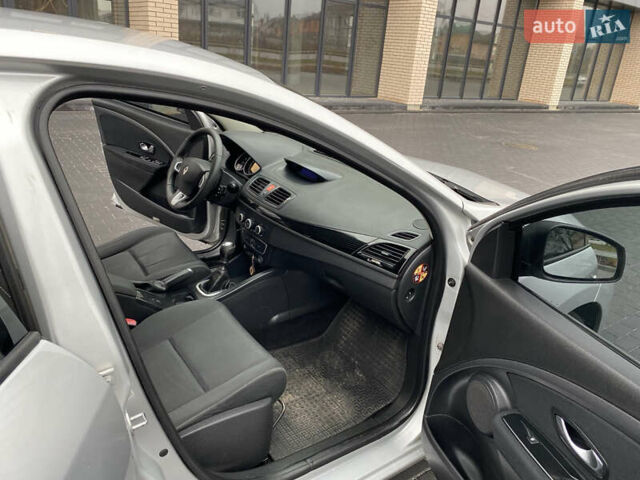 Сірий Рено Меган, об'ємом двигуна 1.46 л та пробігом 239 тис. км за 6600 $, фото 9 на Automoto.ua