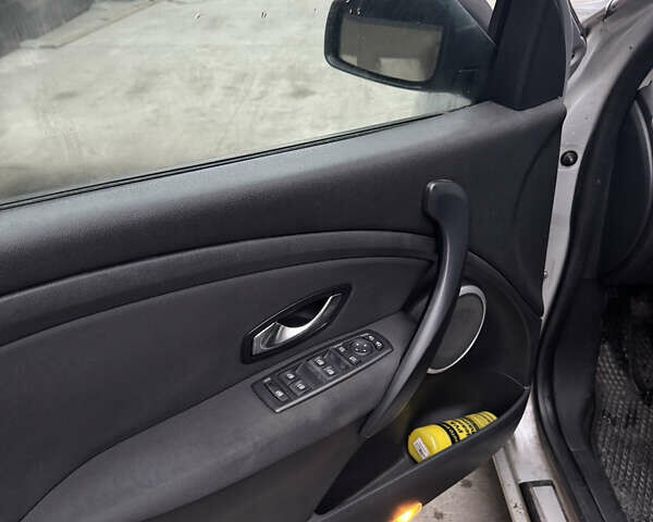 Серый Рено Меган, объемом двигателя 1.9 л и пробегом 213 тыс. км за 7700 $, фото 26 на Automoto.ua