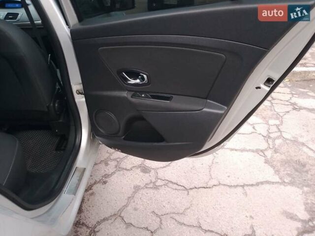 Серый Рено Меган, объемом двигателя 1.5 л и пробегом 273 тыс. км за 6900 $, фото 21 на Automoto.ua