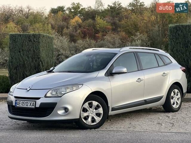 Серый Рено Меган, объемом двигателя 1.5 л и пробегом 320 тыс. км за 6400 $, фото 3 на Automoto.ua