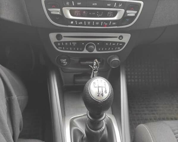 Серый Рено Меган, объемом двигателя 1.5 л и пробегом 299 тыс. км за 8000 $, фото 25 на Automoto.ua