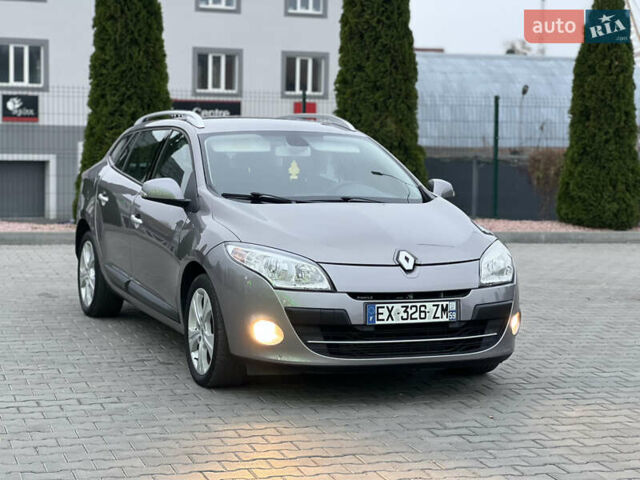 Серый Рено Меган, объемом двигателя 1.46 л и пробегом 220 тыс. км за 7900 $, фото 45 на Automoto.ua