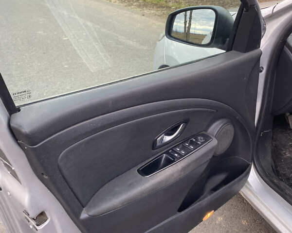 Серый Рено Меган, объемом двигателя 1.5 л и пробегом 200 тыс. км за 4999 $, фото 22 на Automoto.ua