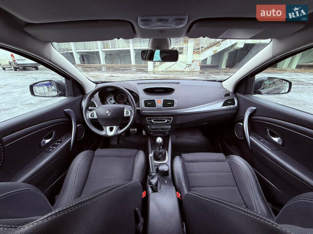 Сірий Рено Меган, об'ємом двигуна 1.4 л та пробігом 165 тис. км за 8200 $, фото 23 на Automoto.ua