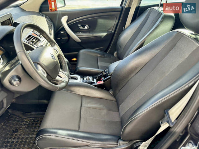 Серый Рено Меган, объемом двигателя 1.46 л и пробегом 262 тыс. км за 7800 $, фото 12 на Automoto.ua