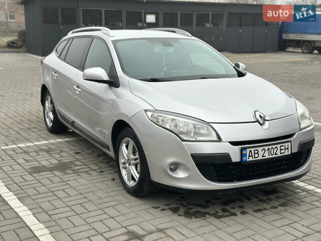 Серый Рено Меган, объемом двигателя 1.46 л и пробегом 243 тыс. км за 7200 $, фото 2 на Automoto.ua