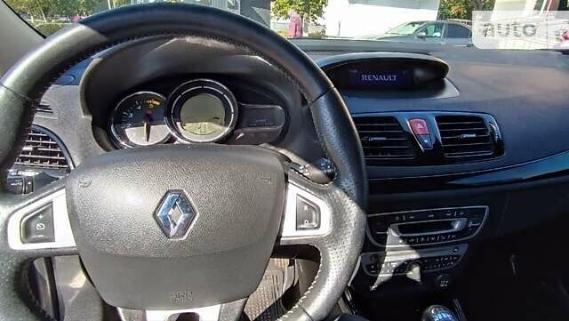 Серый Рено Меган, объемом двигателя 1.46 л и пробегом 251 тыс. км за 8900 $, фото 5 на Automoto.ua