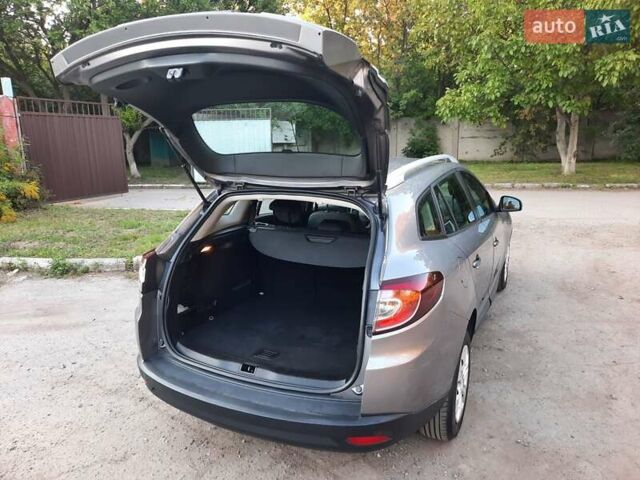 Серый Рено Меган, объемом двигателя 1.6 л и пробегом 201 тыс. км за 7700 $, фото 74 на Automoto.ua