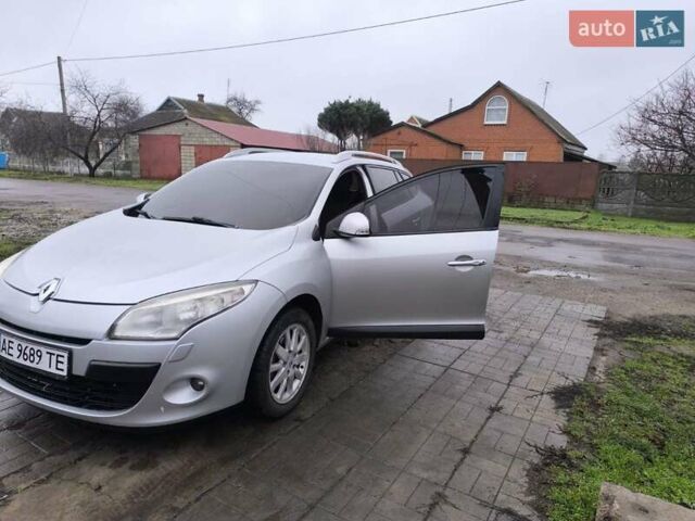 Сірий Рено Меган, об'ємом двигуна 1.46 л та пробігом 246 тис. км за 5300 $, фото 2 на Automoto.ua