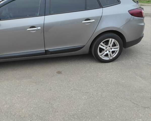 Серый Рено Меган, объемом двигателя 1.5 л и пробегом 299 тыс. км за 8000 $, фото 13 на Automoto.ua