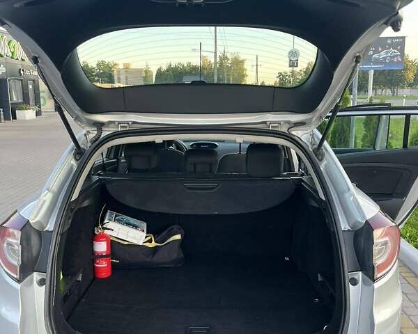 Сірий Рено Меган, об'ємом двигуна 1.46 л та пробігом 347 тис. км за 6900 $, фото 12 на Automoto.ua