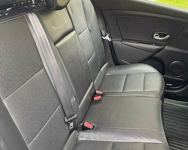 Сірий Рено Меган, об'ємом двигуна 2 л та пробігом 260 тис. км за 9499 $, фото 42 на Automoto.ua