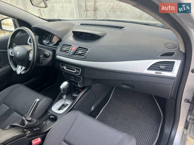 Серый Рено Меган, объемом двигателя 1.46 л и пробегом 274 тыс. км за 6300 $, фото 34 на Automoto.ua