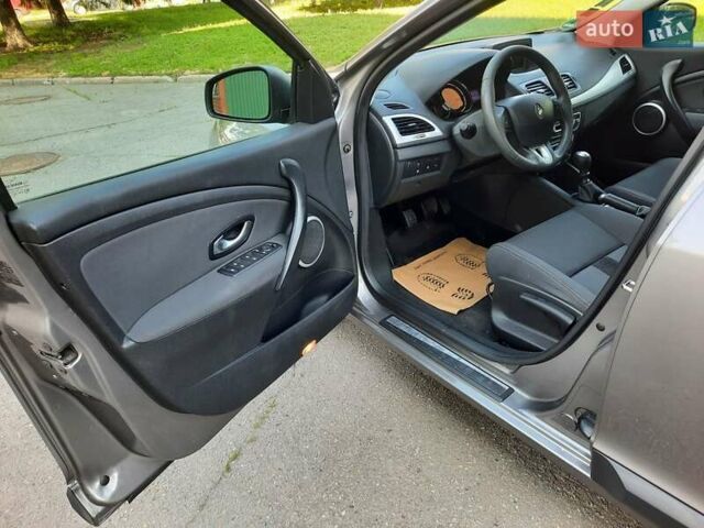 Серый Рено Меган, объемом двигателя 1.6 л и пробегом 194 тыс. км за 8100 $, фото 37 на Automoto.ua