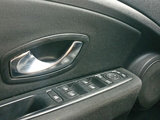 Серый Рено Меган, объемом двигателя 0 л и пробегом 232 тыс. км за 7000 $, фото 1 на Automoto.ua