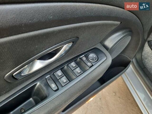 Серый Рено Меган, объемом двигателя 1.6 л и пробегом 201 тыс. км за 7700 $, фото 27 на Automoto.ua