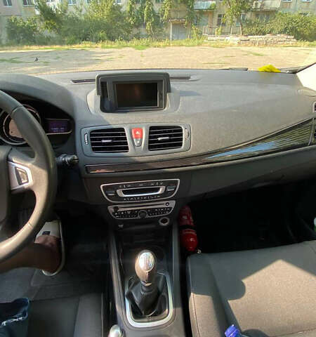 Серый Рено Меган, объемом двигателя 1.5 л и пробегом 151 тыс. км за 7800 $, фото 9 на Automoto.ua