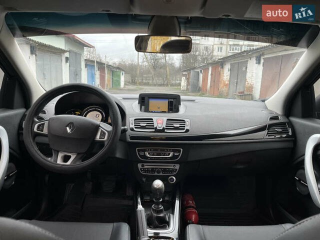 Сірий Рено Меган, об'ємом двигуна 1.46 л та пробігом 237 тис. км за 6550 $, фото 34 на Automoto.ua