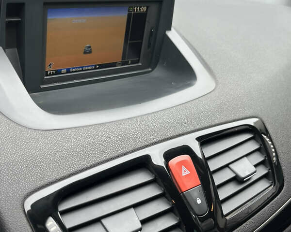 Сірий Рено Меган, об'ємом двигуна 1.46 л та пробігом 237 тис. км за 6550 $, фото 28 на Automoto.ua