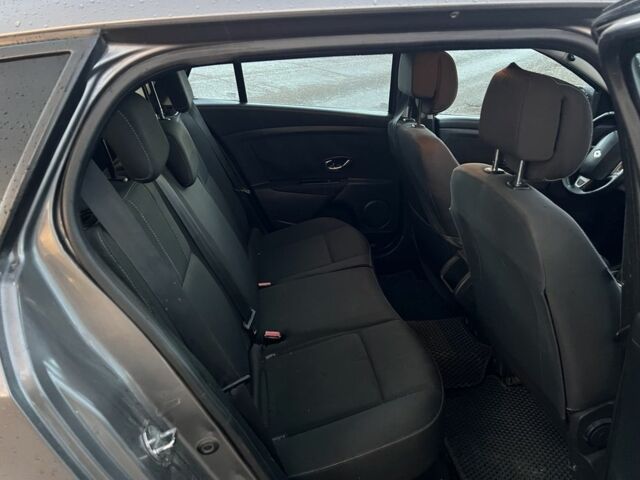 Серый Рено Меган, объемом двигателя 1.5 л и пробегом 200 тыс. км за 5650 $, фото 2 на Automoto.ua