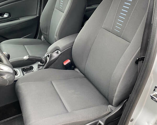 Сірий Рено Меган, об'ємом двигуна 1.5 л та пробігом 277 тис. км за 6999 $, фото 26 на Automoto.ua